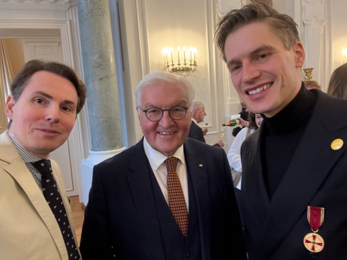 Dominik Michels, Frank Walter Steinmeier und Theodor Rüber bei der Verleihung des Bundesverdienstorden